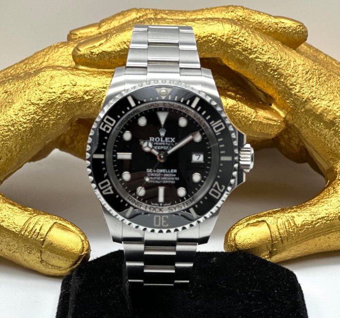 Rolex - Sea-Dweller - Ingen mindstepris - 136660 - Mænd - 2020+