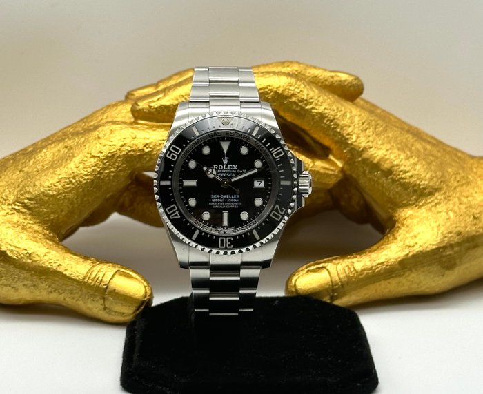 Rolex - Sea-Dweller - Ingen mindstepris - 136660 - Mænd - 2020+