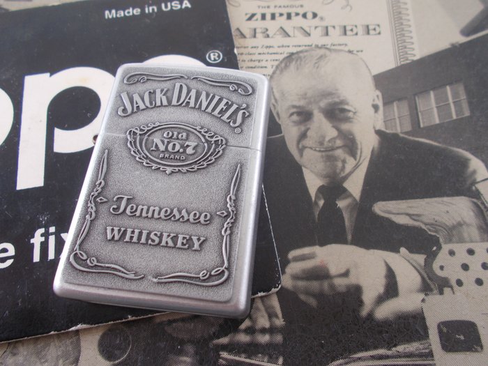 Zippo 2000 Jack Daniels Bourbon New in box - Lighter - Bronze