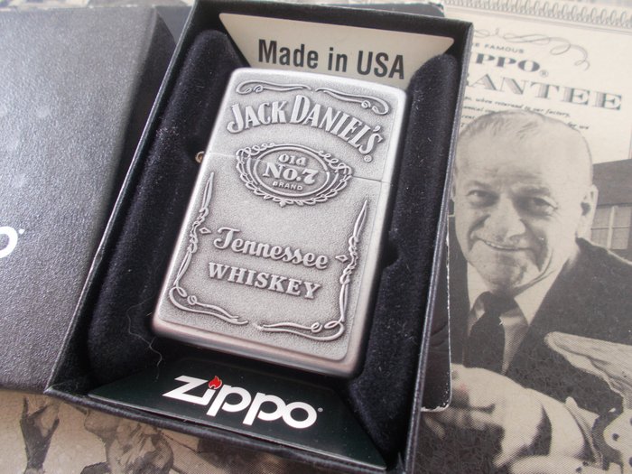 Zippo 2000 Jack Daniels Bourbon New in box - Lighter - Bronze