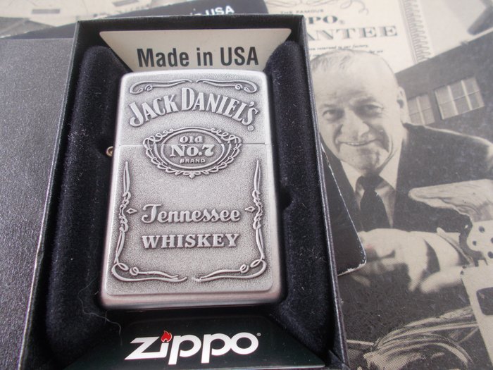 Zippo 2000 Jack Daniels Bourbon New in box - Lighter - Bronze