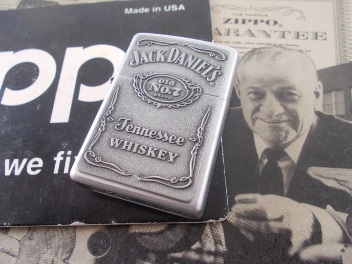 Zippo 2000 Jack Daniels Bourbon New in box - Lighter - Bronze