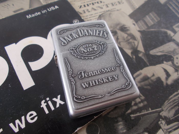 Zippo 2000 Jack Daniels Bourbon New in box - Lighter - Bronze