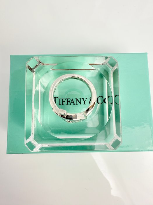 Ingen mindstepris - Tiffany  Co. - Ring - Loving Heart Sølv