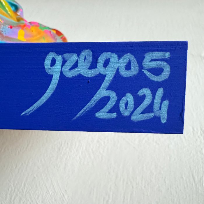 Gregos (1972) - All blue mockery-blue light line Multicolored mockery on blue background