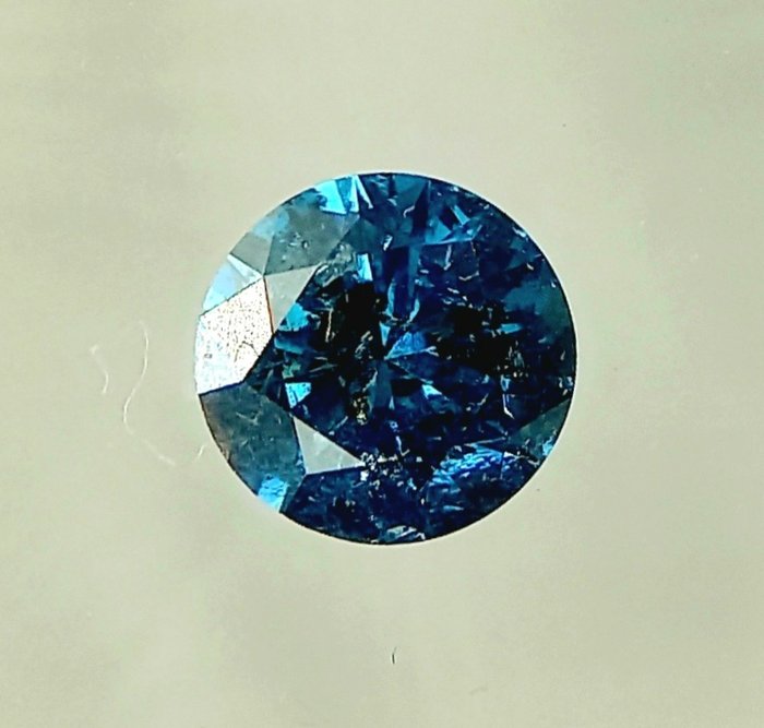 Ingen mindstepris - 1 pcs Diamant  (Farvebehandlet)  - 0.65 ct - Rund - Fancy vivid Blå - I3 - Antwerp Laboratory for Gemstone Testing (ALGT)