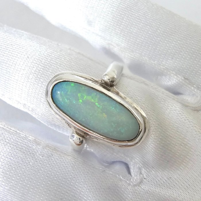 Ingen mindstepris - Ring Sølv - 6 ct australsk opal