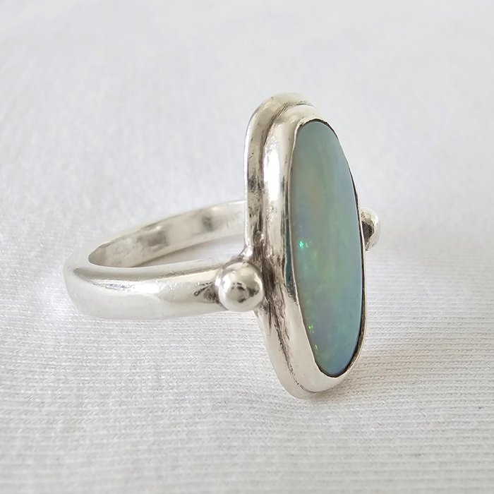 Ingen mindstepris - Ring Sølv - 6 ct australsk opal