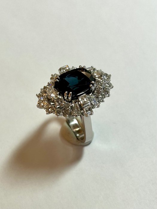 Ring - 18 kraat Hvidguld Safir - Diamant