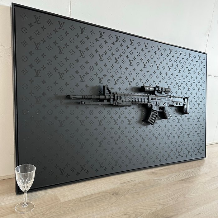 Daluxe Art - 1999 • Louis Vuitton black gun · XXL