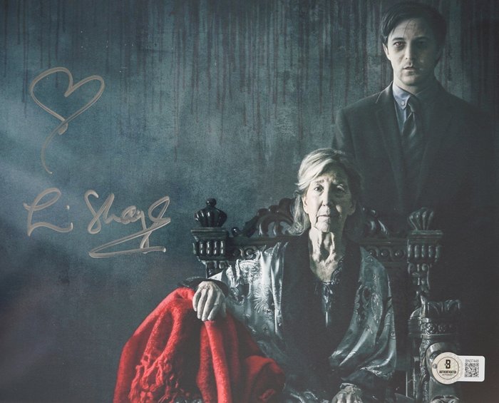 Insidious - Lin Shaye (Elise Rainier) - Autograph, Photo With Beckett COA