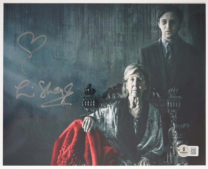 Insidious - Lin Shaye (Elise Rainier) - Autograph, Photo With Beckett COA