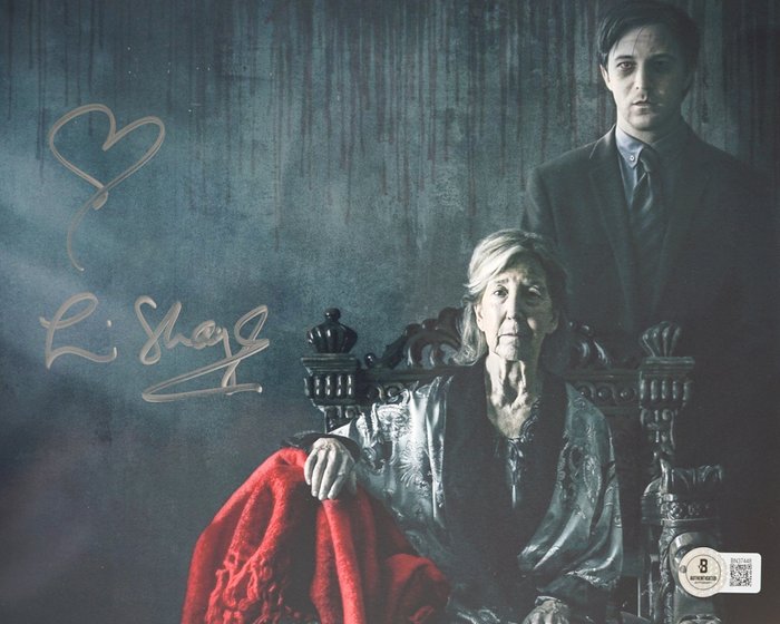 Insidious - Lin Shaye (Elise Rainier) - Autograph, Photo With Beckett COA