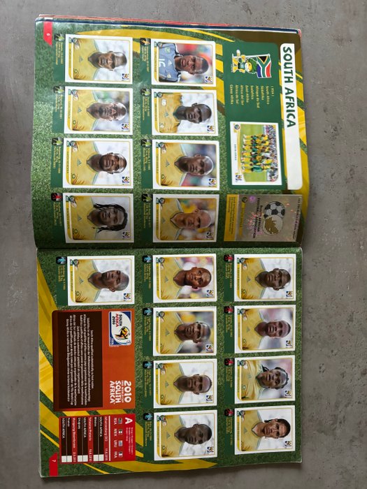 Panini - South Africa 2010 World Cup - Cristiano Ronaldo, Lionel Messi - 1 Complete Album