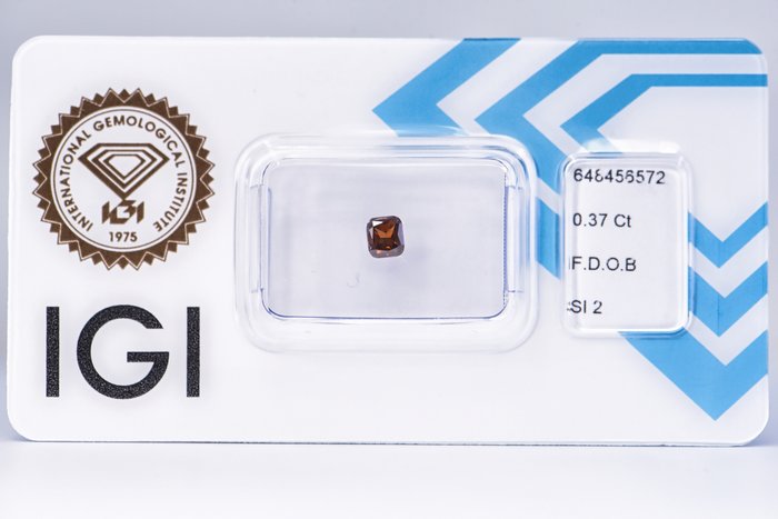 Ingen mindstepris - 1 pcs Diamant  (Naturfarvet)  - 0.37 ct - Pude - Fancy dark Orange nuance Brun - SI2 - International Gemological Institute (IGI)