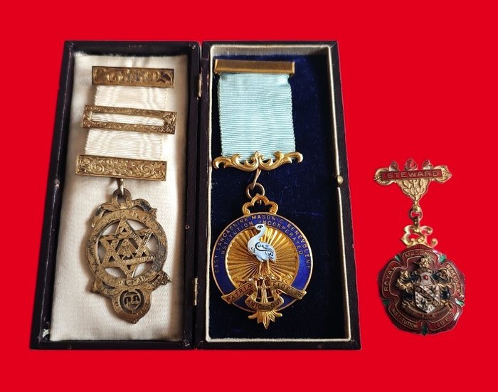 Frankrig - Medalje - Franc-Maçon - Authentique ensemble - Années 70 ( valise , médailles , tabliers , documents )