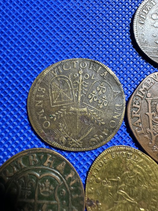 Europa. Lot 7 tokens 1550/1680. . Some of them are rare and hard to find  (Ingen mindstepris)