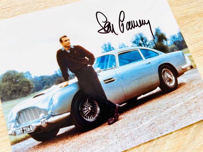 James Bond 007: Goldfinger - Sean Connery (+) with Aston Martin DB5 - Autograf, Foto, with holographic b'bc COA