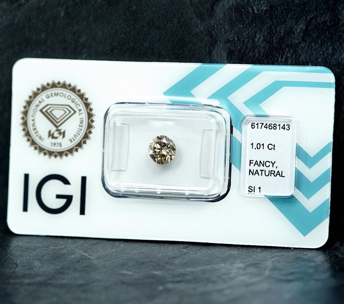 1 pcs Diamant  (Naturfarvet)  - 1.01 ct - Fancy light Brunlig Gul - SI1 - International Gemological Institute (IGI)