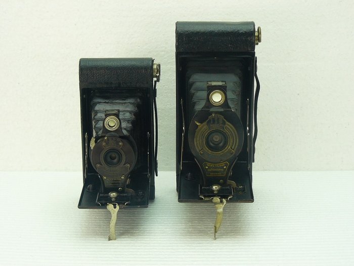 Kodak No. 2 en No. 2A Folding Autographic Brownie Analogt kamera