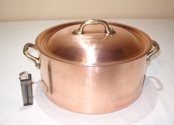 Een grote degelijke pan met deksel, professionele kwaliteit - Made in France - Pande - Kobber, messing, inox