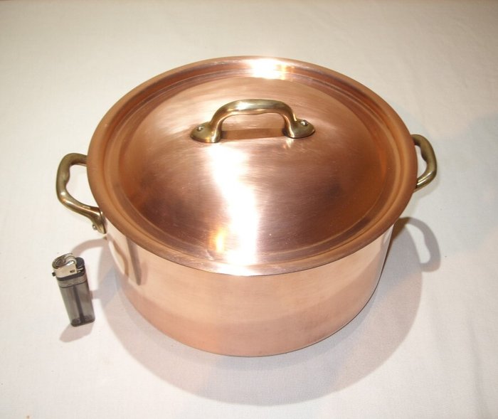 Een grote degelijke pan met deksel, professionele kwaliteit - Made in France - Pande - Kobber, messing, inox