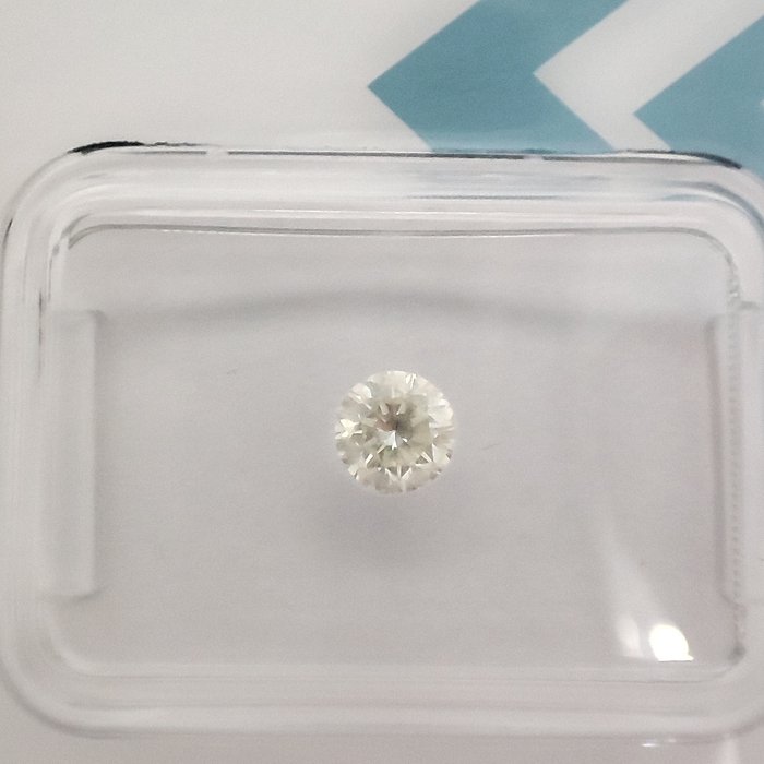 Ingen mindstepris - 1 pcs Diamant  (Natur)  - 0.32 ct - Rund - I2 - International Gemological Institute (IGI) - Q-R