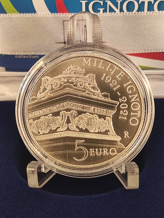 Italien. 5 Euro 2021 "Milite Ignoto"  (Ingen mindstepris)