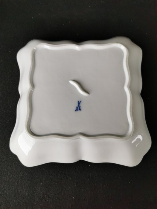 Meissen - Piatto quadrato bordo "A" dorato e blu cobalto L 20 cm 1a scelta - Fad - Porcelæn