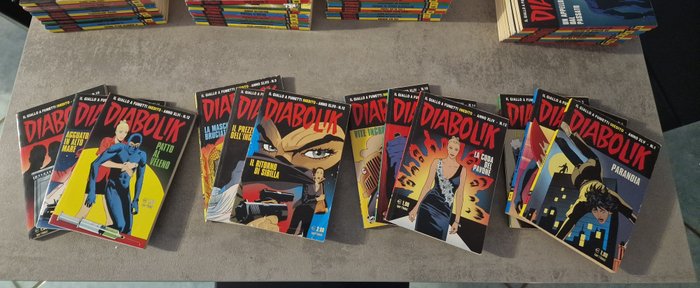 Diabolik nn 1/12 - nn 1/12 - nn 1/12 - nn 1/12 complete - anno XLIV - XLV - XLVI - XLVII - 48 Comic - Første udgave