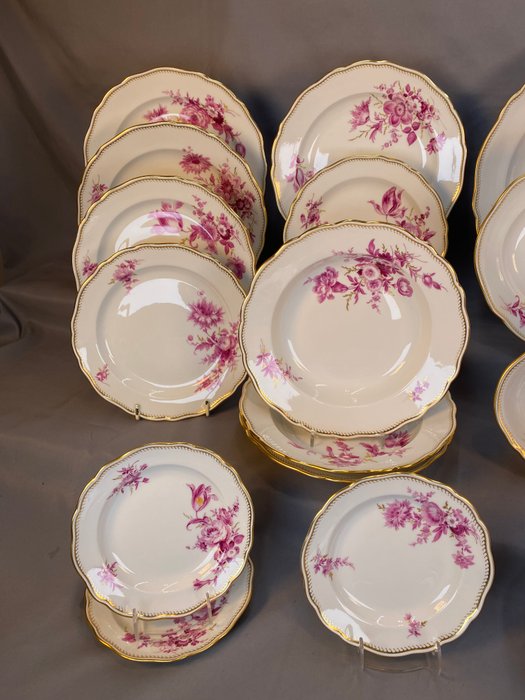 Meissen Speiseservice 6 Personen 28 Teile Purpur Camaieu, Lila Blume mit A-Kante - Kaffesæt til 8 (28) - Porcelæn