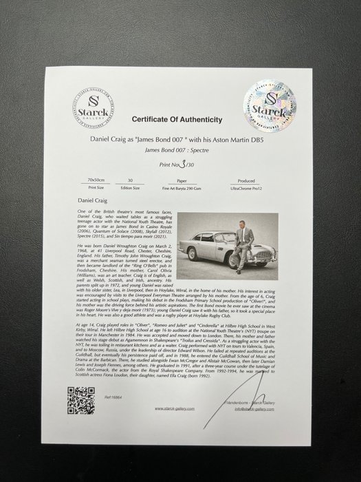 James Bond 007: Spectre, Daniel Craig as "James Bond 007 " with his Aston Martin DB5 - Fine Art Photography - Luxury Wooden Framed 70X50 cm - Limited Edition Nr 02 of 30 - Serial ID 16864 - Original Certificate (COA), Hologram Logo Editor and QR Code - 100% new items