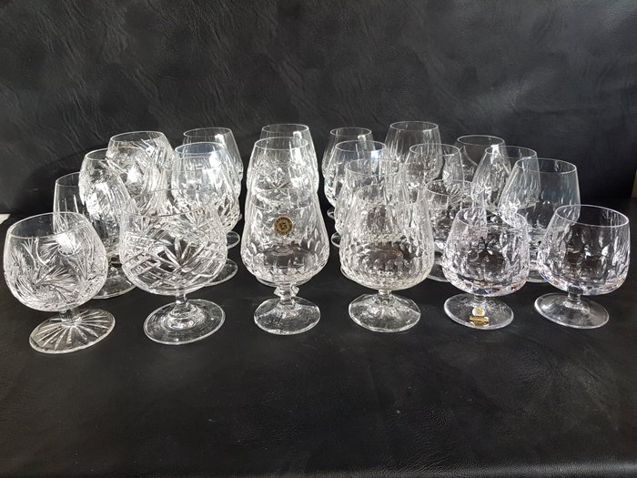 Schott Zwiesel - Drikke service (24) - Krystal - Samling af cognacglas.