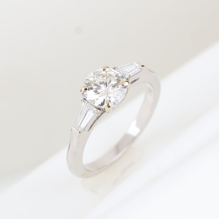 Ring - 18 kraat Hvidguld -  1.30ct. tw. Diamant (Natur) - Diamant