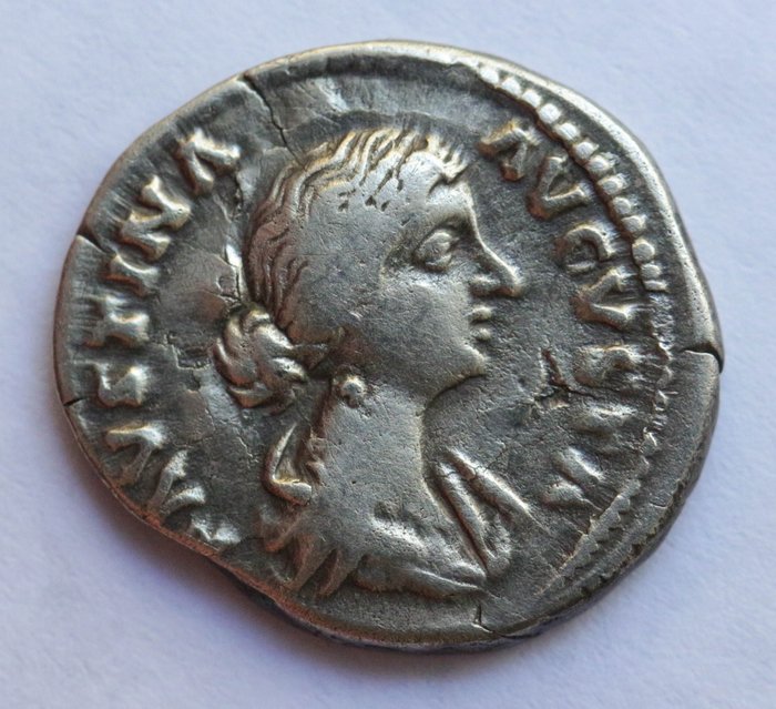 Romarriket Faustina II (Augusta AD 147-175) Denarius FECVNDITAS  (Ingen mindstepris)