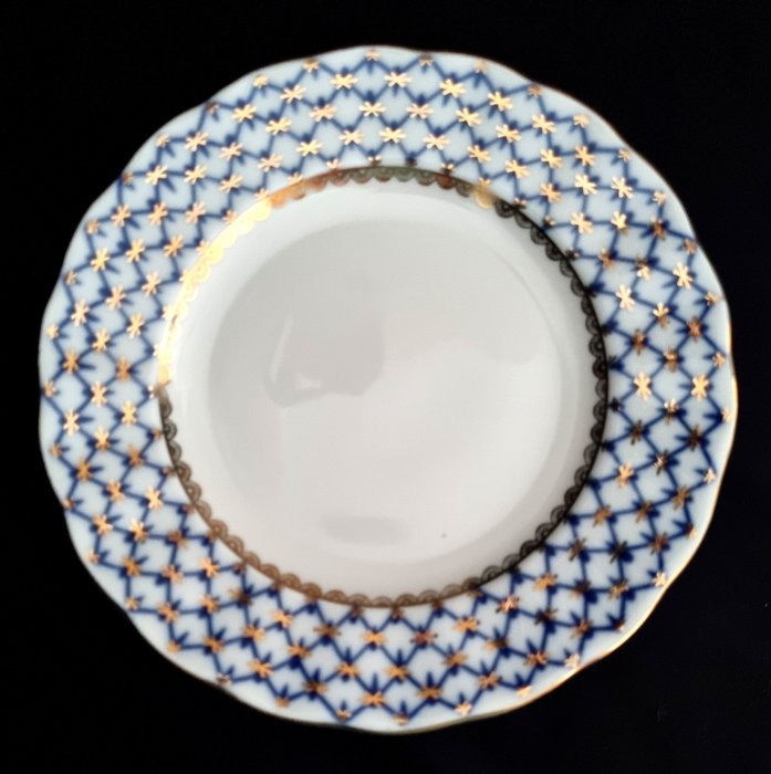 Lomonosov Imperial Porcelain Factory - Bordservice - 1. valg! 6 x desserttallerkener ca 18 cm. Koboltnet 18k guld - Porcelæn