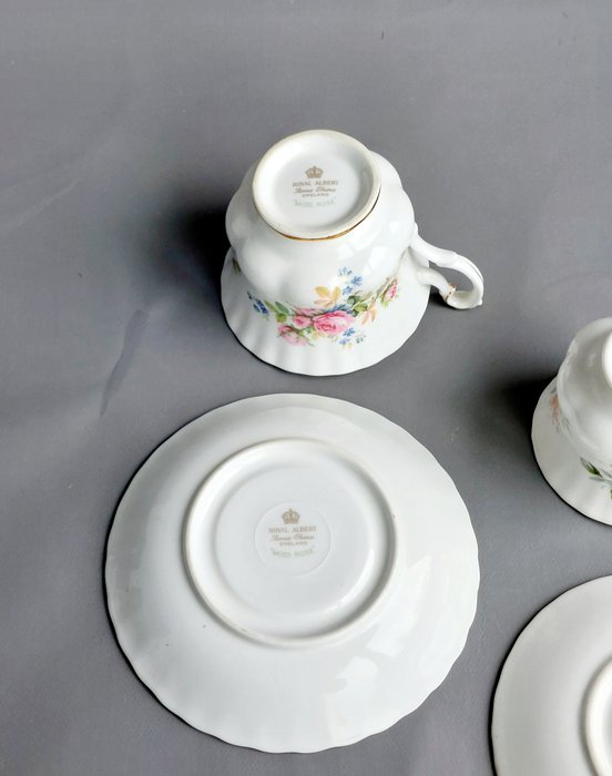 Royal Albert en anderen - Kop og underkop (11) - Knogleporcelæn - Kop- og underkopsæt