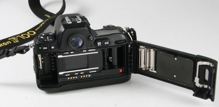 Nikon F100  body Reflekskamera med enkelt linse (SLR)