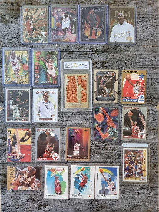 1990s Fleer, Upper Deck, Skybox, Topps, Panini Michael Jordan, Magic Johnson, Scottie Pippen, Dennis Rodman 21 cards - Mixed collection - Glimrende (EX)