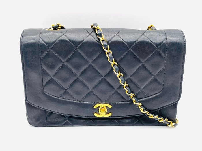 Chanel - Chanel Matelasse Diana Shoulder Bag - Skuldertaske