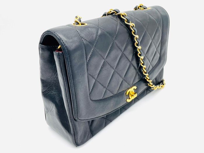 Chanel - Chanel Matelasse Diana Shoulder Bag - Skuldertaske