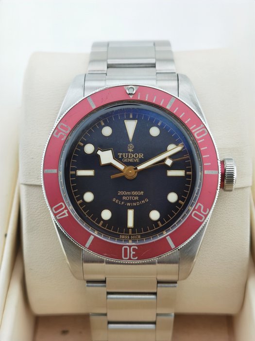 Tudor - Black Bay Burgundy - Ingen mindstepris - 79220R - Mænd - 2011-nu