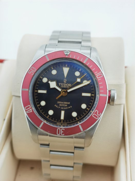 Tudor - Black Bay Burgundy - Ingen mindstepris - 79220R - Mænd - 2011-nu