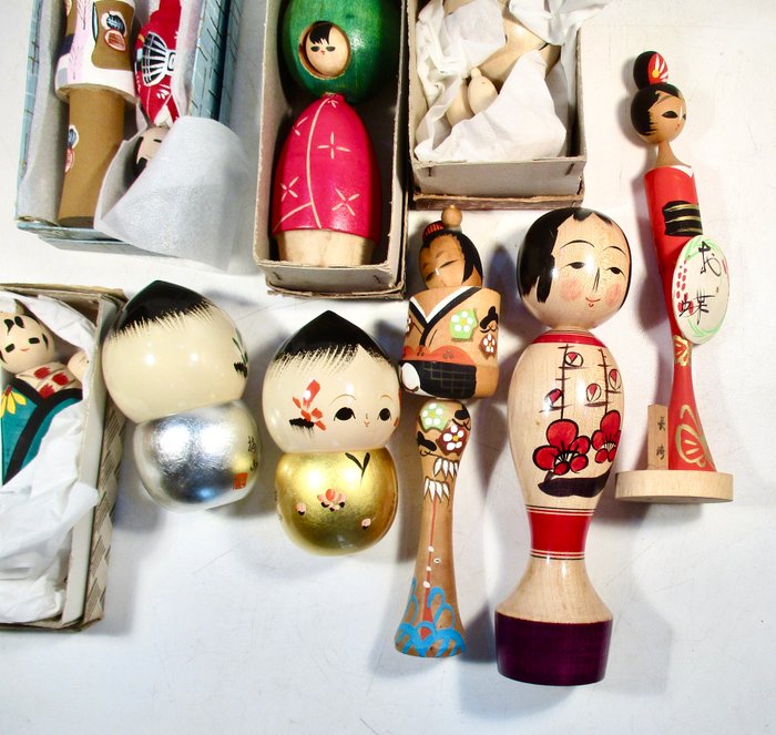 unknown  - Dukke mixed Vintage Kokeshi dolls - 1980-1990 - Japan