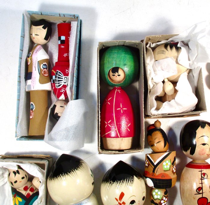 unknown  - Dukke mixed Vintage Kokeshi dolls - 1980-1990 - Japan