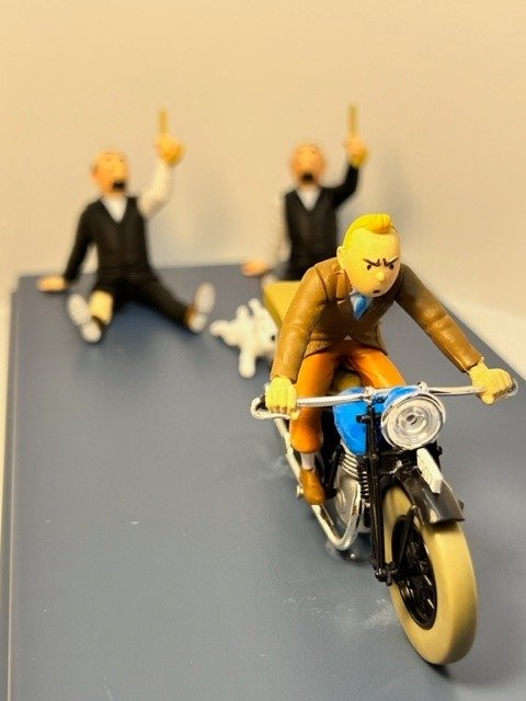 Figur - Tintin - Voiture 1/24 - La moto de Tintin - le Sceptre d'Ottokar - harpiks