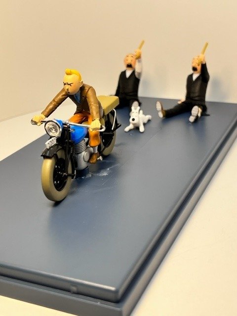 Figur - Tintin - Voiture 1/24 - La moto de Tintin - le Sceptre d'Ottokar - harpiks