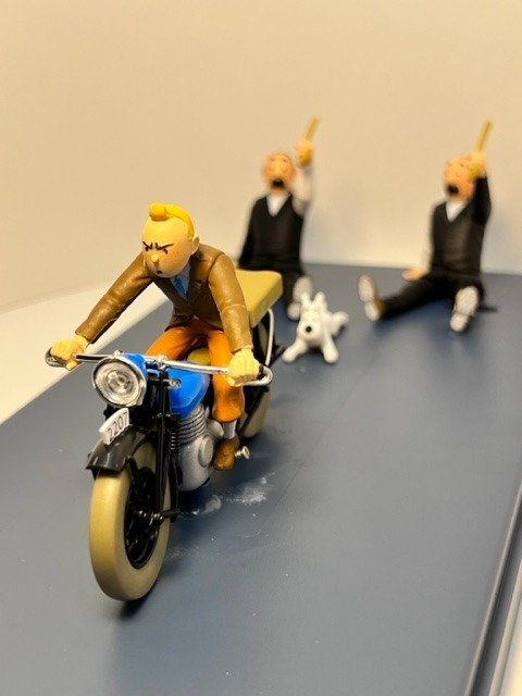 Figur - Tintin - Voiture 1/24 - La moto de Tintin - le Sceptre d'Ottokar - harpiks