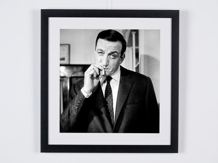 Les Tontons flingueurs 1963 - Lino Ventura as « Fernand Naudin » - Fine Art Photography - Luxury Wooden Framed 70X50 cm - Limited Edition Nr 04 of 30 - Serial ID 19092 - Original Certificate (COA), Hologram Logo Editor and QR Code - 100% New items.