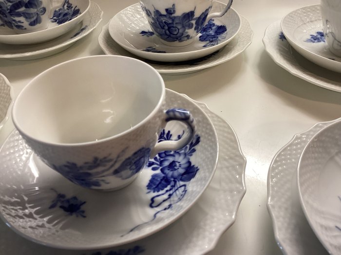 Royal Copenhagen - Kaffesæt (18) - Blue flower - Porcelæn - 1549  1626  8026  8034